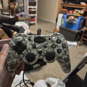 Wired Controller - Digital Camouflage.